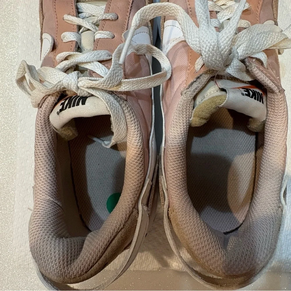 Nike ‘Waffle Debut’ Athletic Sneakers Pink White Swoosh